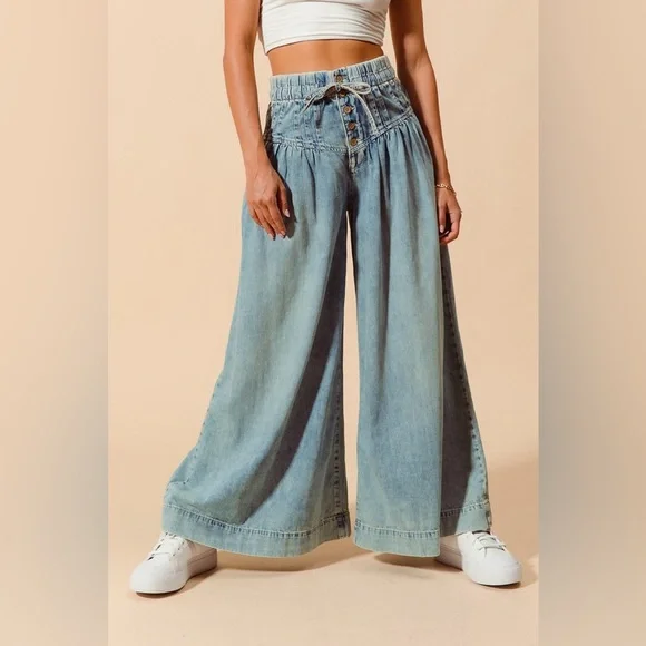 Light wash wood button drawstring waist wide leg flare boho bohemian jeans - Picture 3 of 8